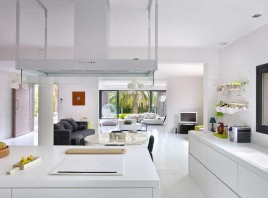 قصر مع مسبح خاص وحديقة ذات مناظر طبيعية