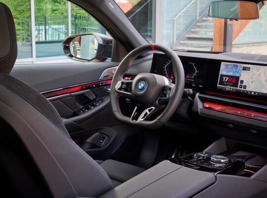 أفضل أداء BMW M4 CS للبيع