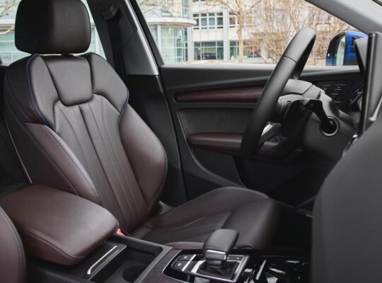 سيارة Audi Q5 SUV فاخرة للبيع، الفخامة والأداء والراحة!