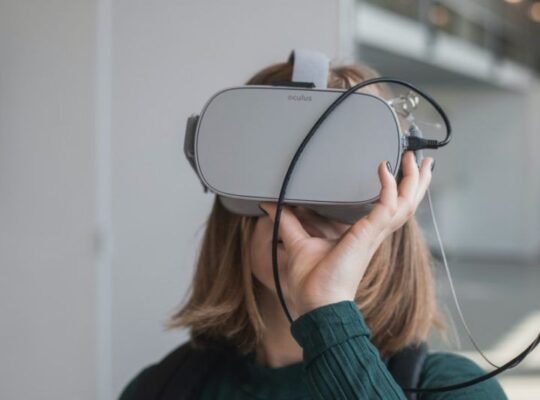 وحدة تحكم Xbox بحالة جيدة لاسلكية